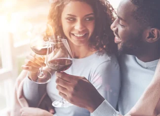 5 moduri de a face fata iubitului tau care se uita dupa alte femei