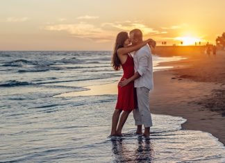 Cum sa iti dai seama daca exista atractie puternica intre doi oameni