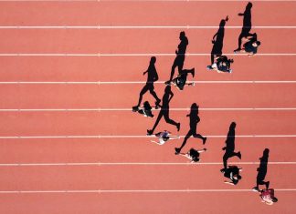 Avantajul competitiv: definitie, tipuri, strategii si exemple