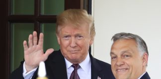 De ce cauta Trump beneficii politice personale?