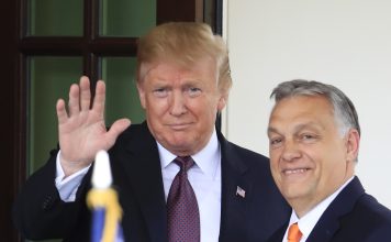 De ce cauta Trump beneficii politice personale?