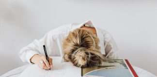 10 motive pentru care nu ar trebui sa parasesti jobul pe care il urasti