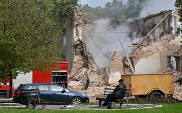 In retragerea sa de pe front, Rusia ataca Ucraina cu drone