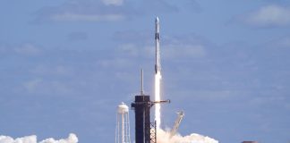 SpaceX s-a lansat spre Statia Spatiala alaturi de NASA si de un astronaut rus
