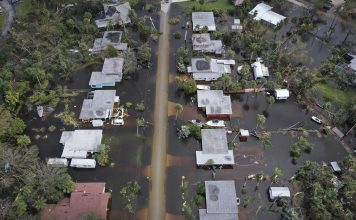 Uraganul Ian „distruge financiar” proprietarii de case si asiguratorii