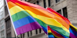 Perchezitiile politiei din Rusia in locurile pentru homosexuali