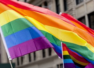 Perchezitiile politiei din Rusia in locurile pentru homosexuali