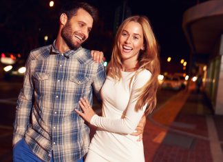 15 trucuri psihologice pentru a te ajuta sa stii daca cineva te place