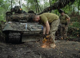 Zelensky spune ca fortificarea liniilor frontului trebuie accelerata