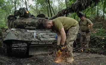 Zelensky spune ca fortificarea liniilor frontului trebuie accelerata