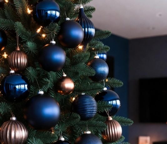 Tendințe Crăciun 2026: Ce culori sa alegi pentru un brad spectaculos?