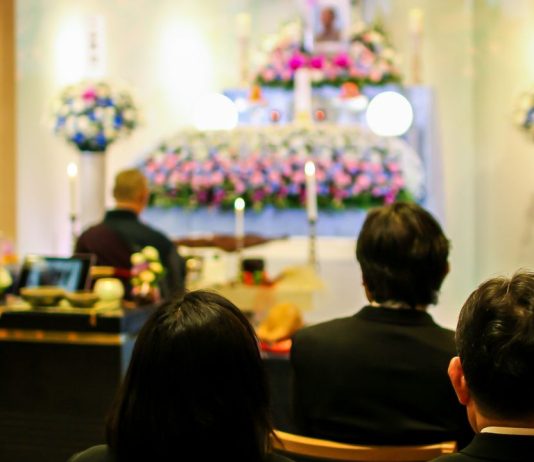 Servicii funerare în București: cum alegi sprijinul potrivit într-un moment dificil